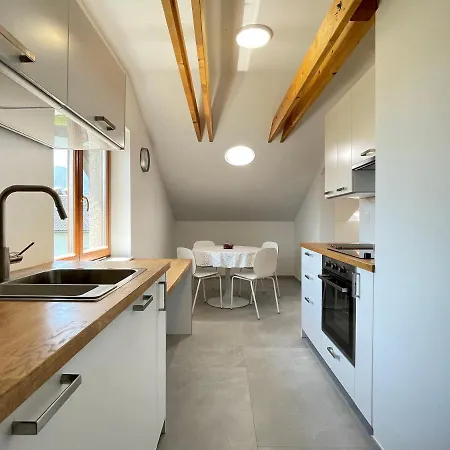 Anmari & アパート *